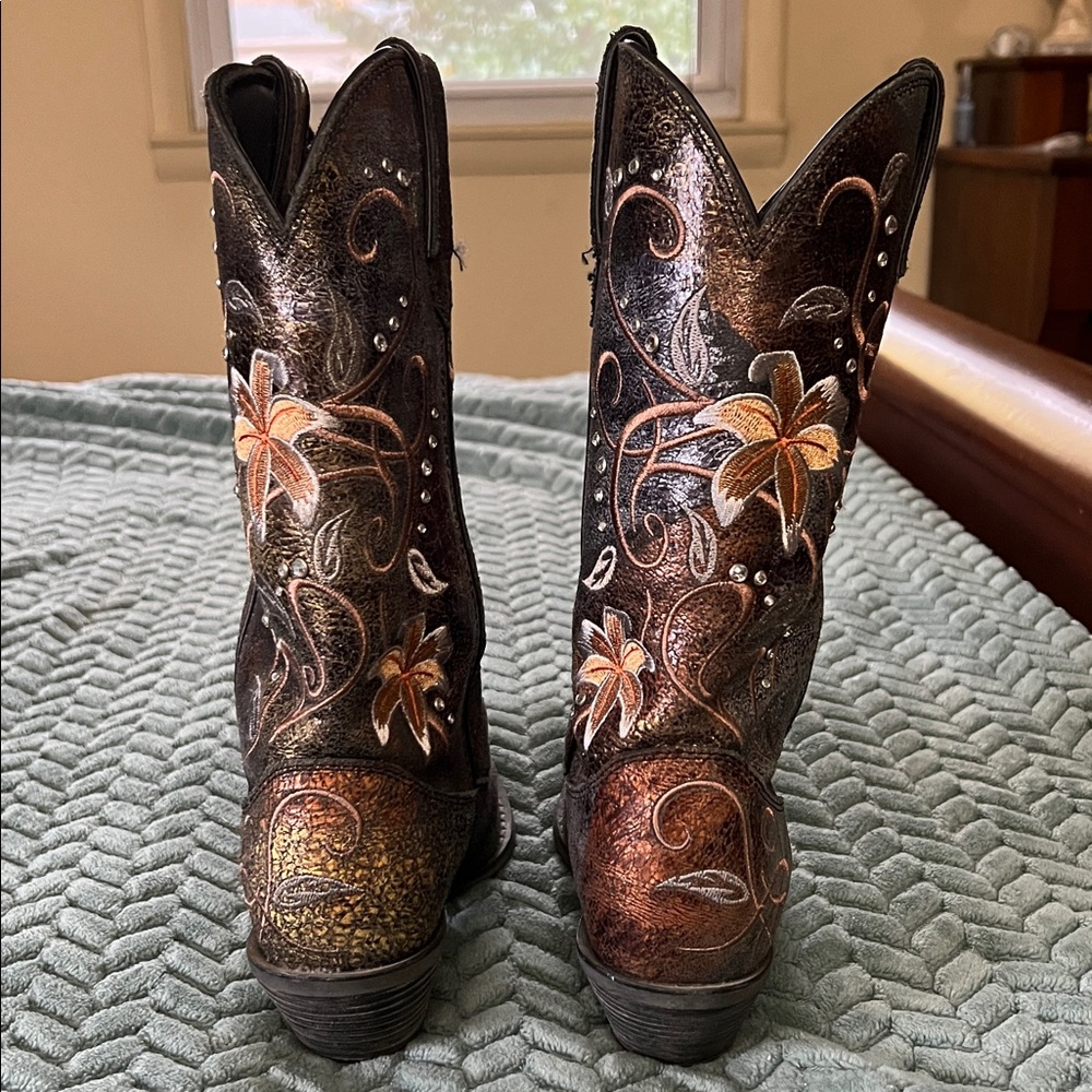 Durango Black and Gold Heeled Boots - Picture 3 of 7